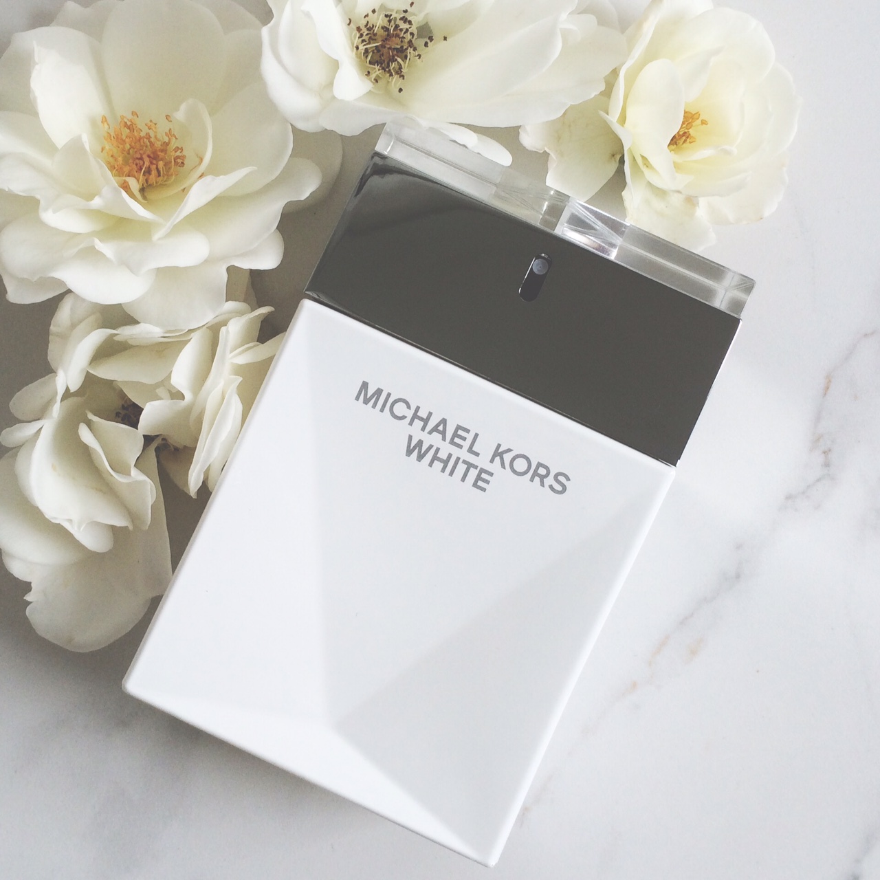 MK-white-flowers